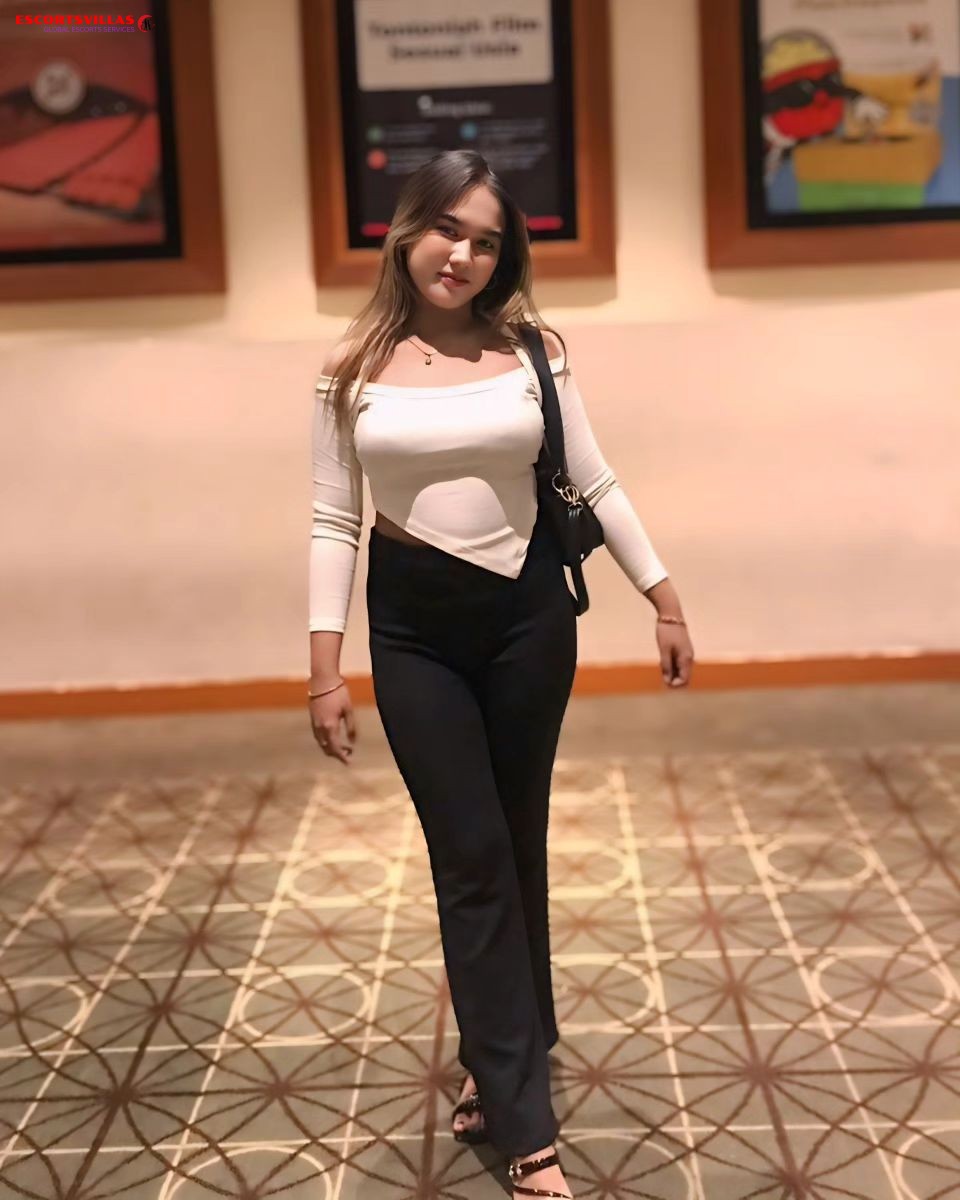 Hire Genuine Call girls in Golf Course |8800311850|
