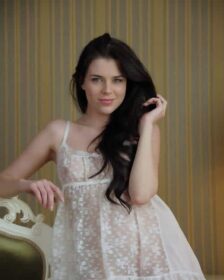 328_Long_hottie
