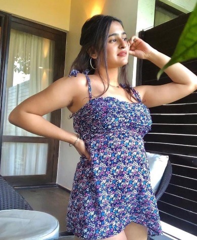 Call girls in dhaulakuan Delhi 95 99 71 32 71 delhi call girls