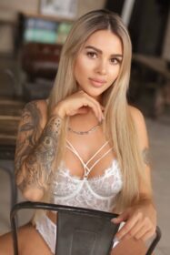 nisha-indian-escort-in-new-delhi-6012360_original