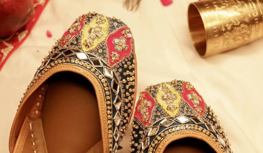 Timeless Elegance With Trendy Handcrafted Juttis Online.