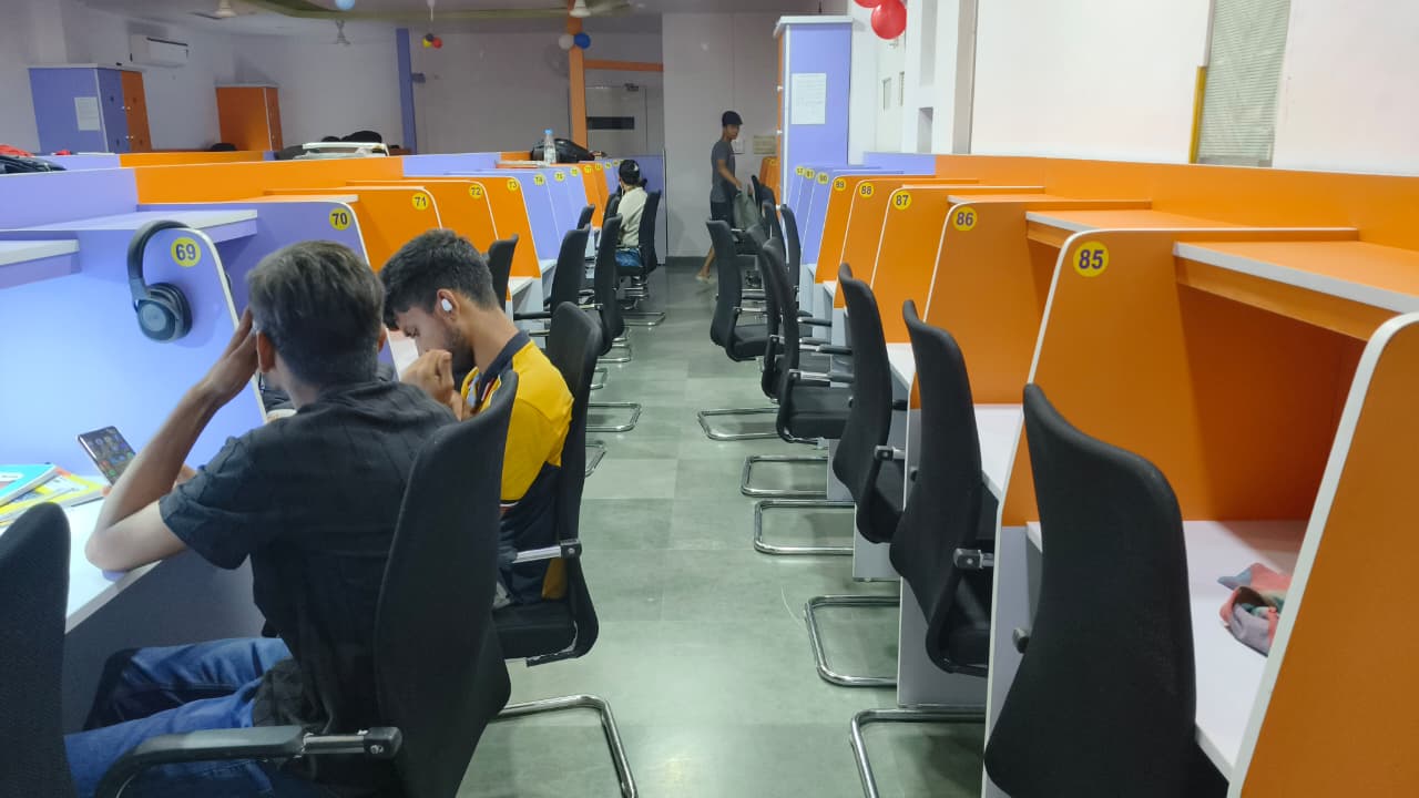 Library in Alambagh Lucknow